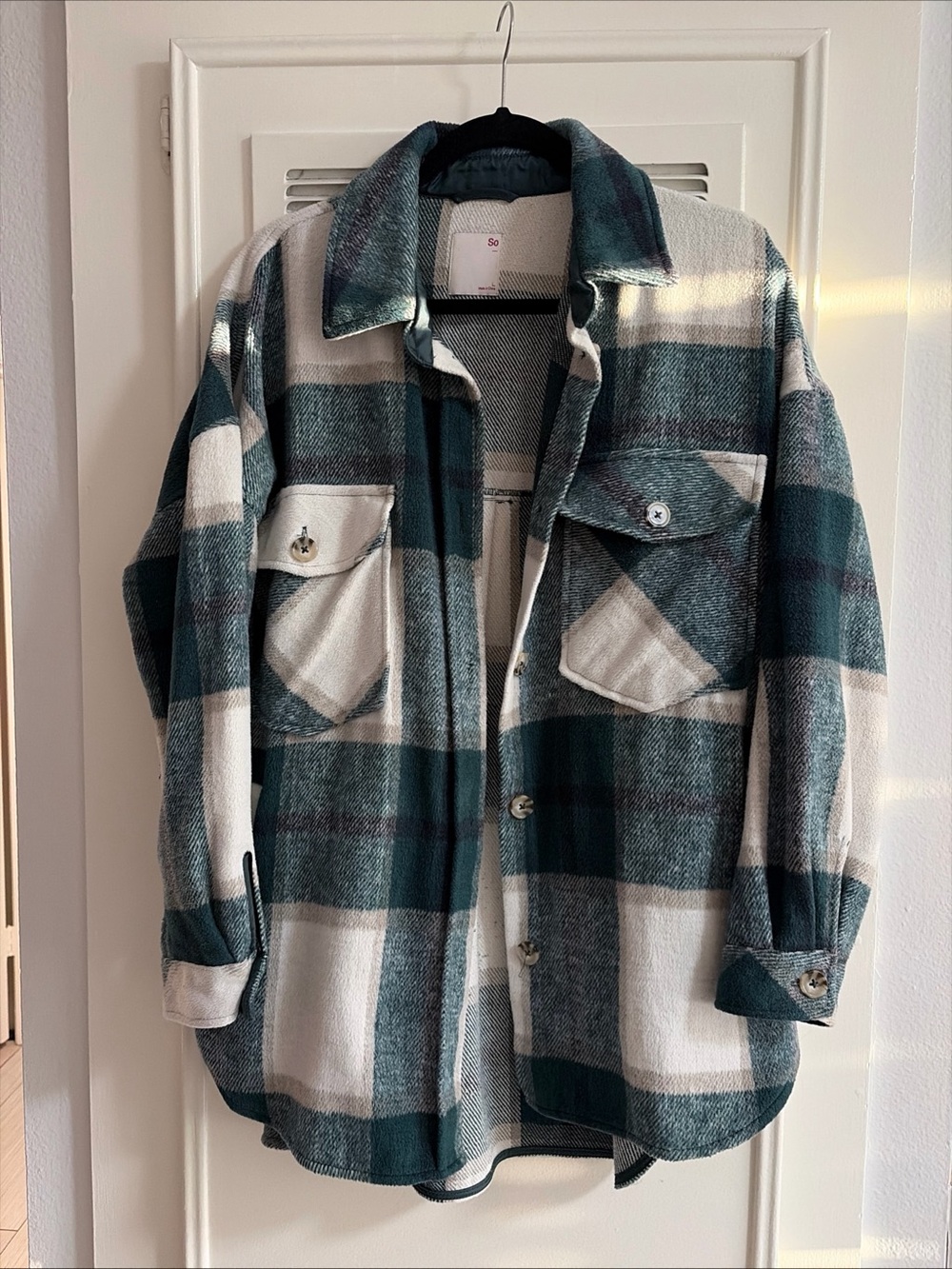 SO Plaid Shacket Jacket Green & Cream Long Sleeve Button Front Flannel Pockets